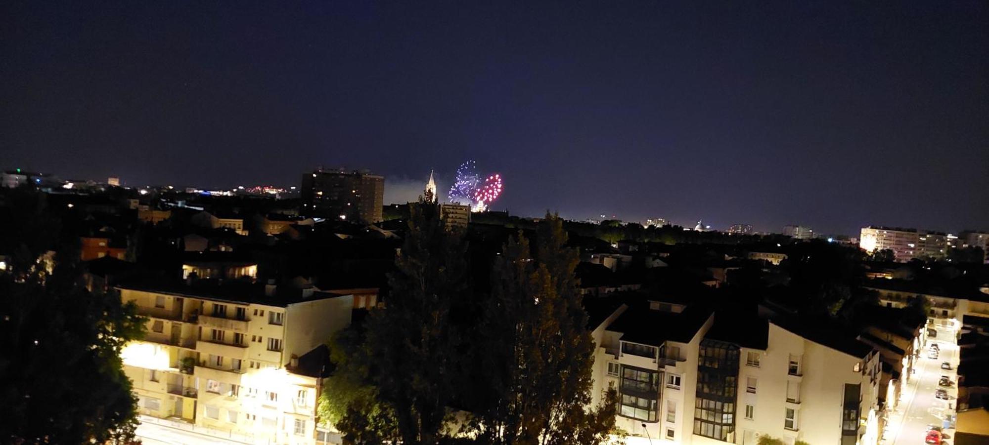 Le Panoramique Apartment Toulouse Bagian luar foto